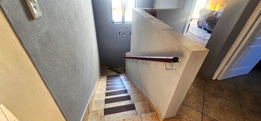 To Let 4 Bedroom Property for Rent in Safari Gardens North West